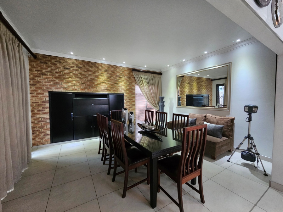 2 Bedroom Property for Sale in Flamwood North West